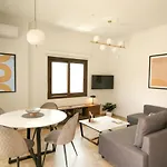 Lejlighed Onos - 2 Bedroom 2 Bathroom Penthouse With Terrace In Old Town Kalamata