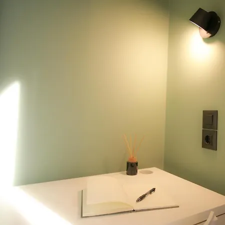 Onos - 2 Bedroom 2 Bathroom Penthouse With Terrace In Old Town Kalamata