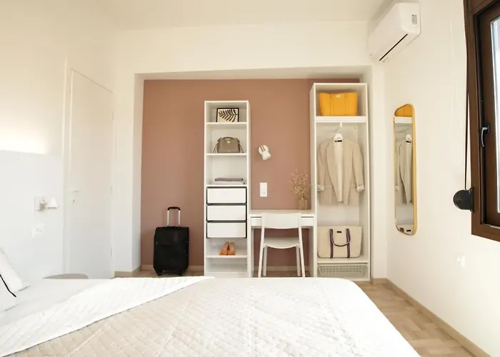 Onos - 2 Bedroom 2 Bathroom Penthouse With Terrace In Old Town * Καλαμάτα