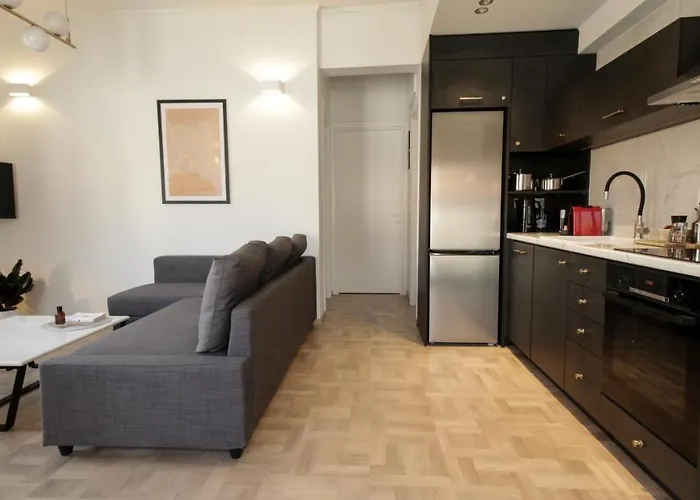 Διαμέρισμα Onos - 2 Bedroom 2 Bathroom Penthouse With Terrace In Old Town Καλαμάτα