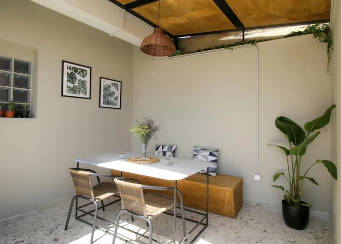 Onos - 2 Bedroom 2 Bathroom Penthouse With Terrace In Old Town * Καλαμάτα