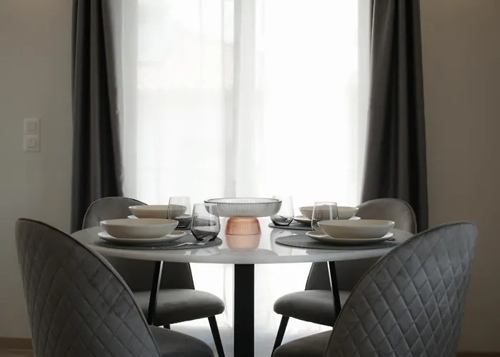 Onos - 2 Bedroom 2 Bathroom Penthouse With Terrace In Old Town * Καλαμάτα