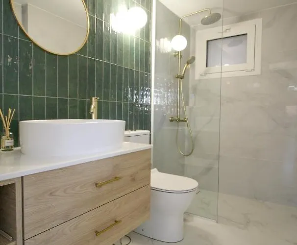 Onos - 2 Bedroom 2 Bathroom Penthouse With Terrace In Old Town * Καλαμάτα